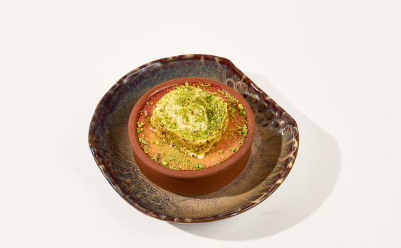 Basbosa With Qishta And Bekdash Ice Cream